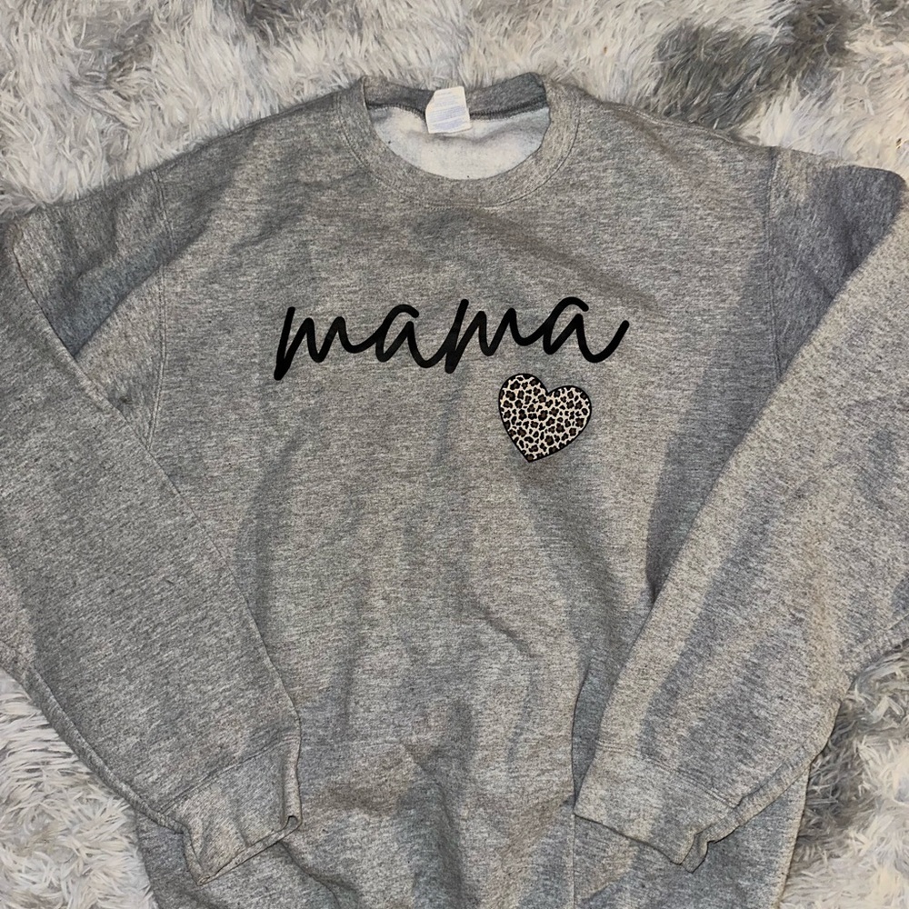 Woman’s Gray 'Mama' Sweatshirt W/Leopard Heart - Port & Company Medium